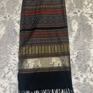Elegant Black and Gold Patterned Pashmina